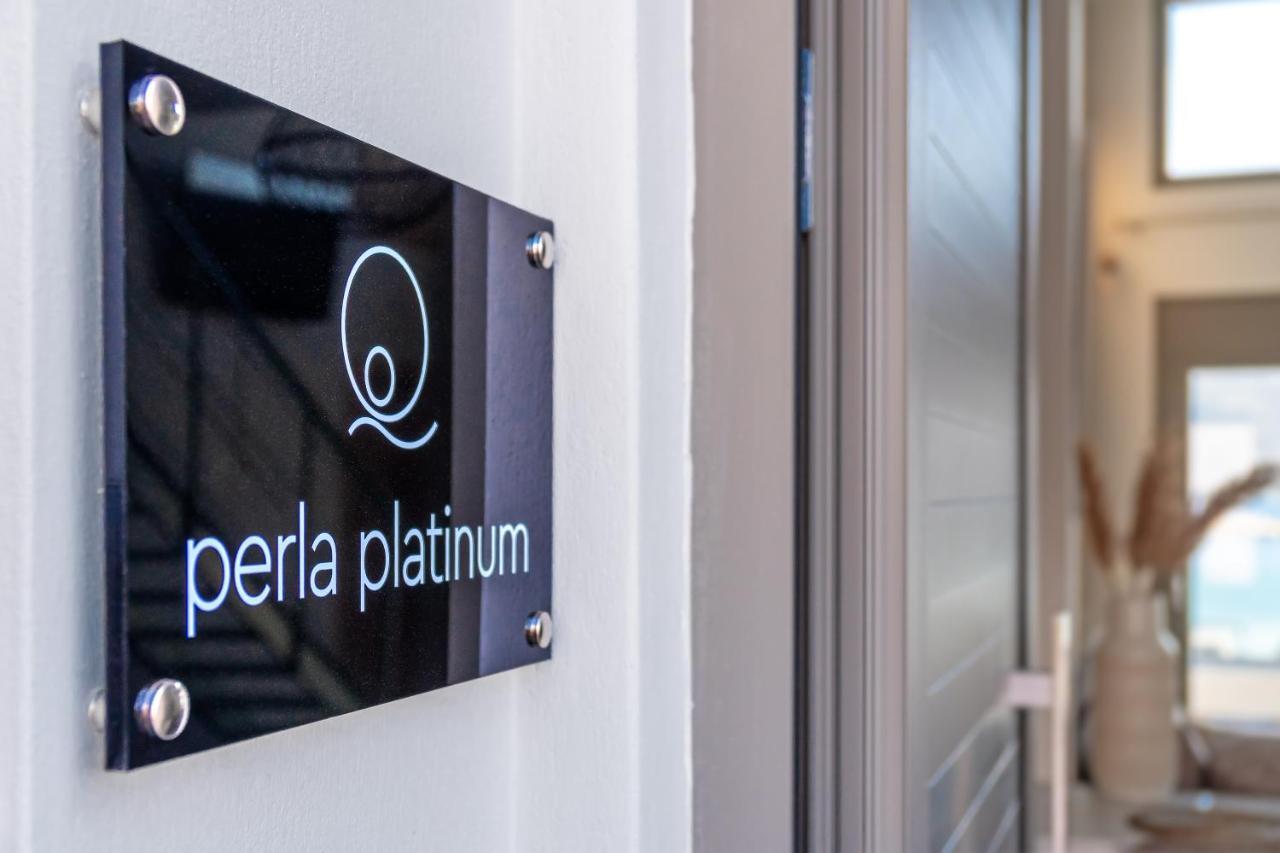 La Perla Suites Agioi Apostoloi  Eksteriør billede